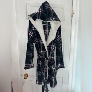Jenni Intimates Black and Pink Plaid Robe